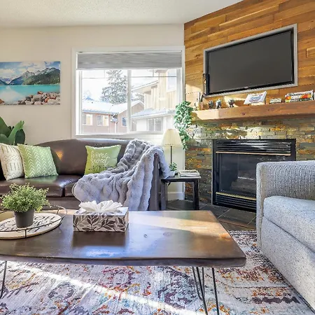 Entire Lovely Townhouse Mountain View! Canmore Exterior photo